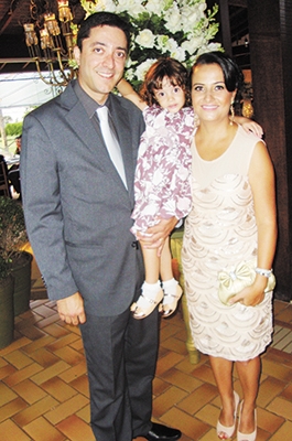 Marcus Vinícius J. Barbosa - Angélica e filha Beatriz. E vem mais uma